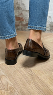 Maevie - Mocassim de Brilho com Tira de Duas Fivelas