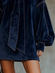 Teresa | Vestido mini em veludo com laço